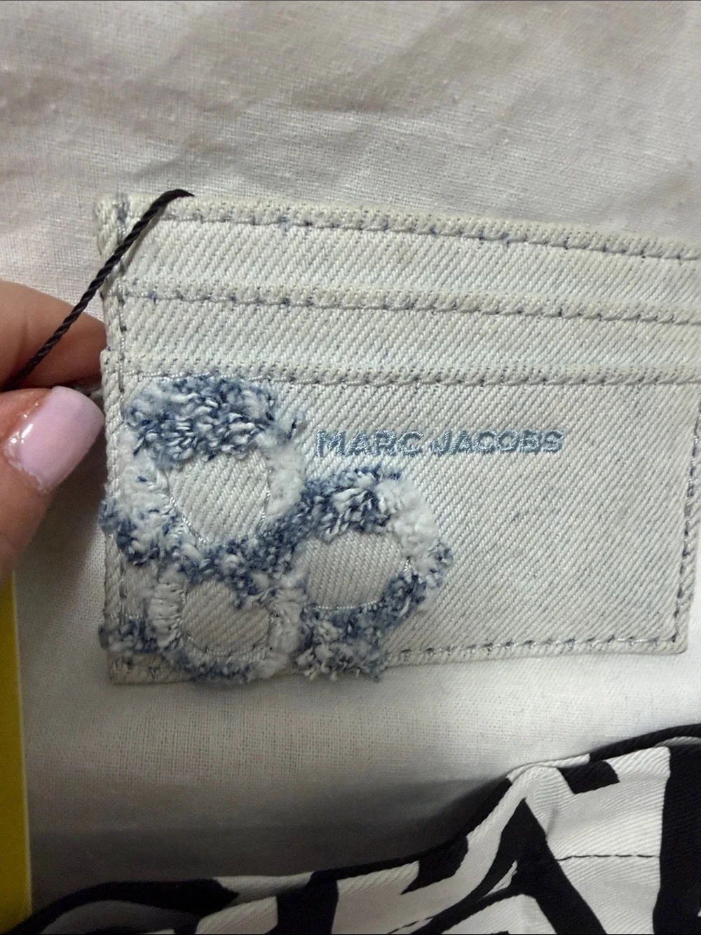 Marc Jacobs compact marc
